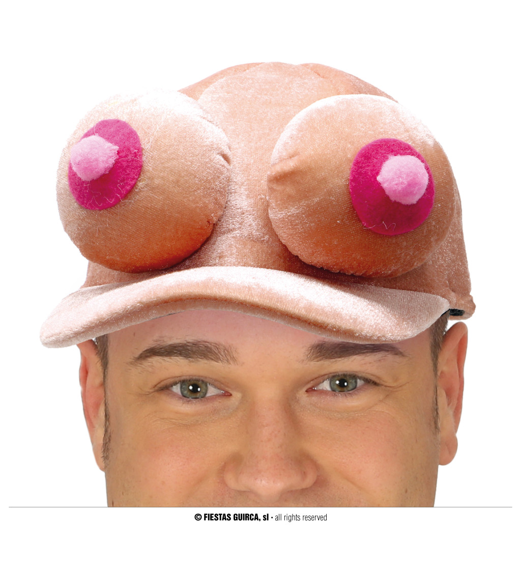 Čiapka s prsami