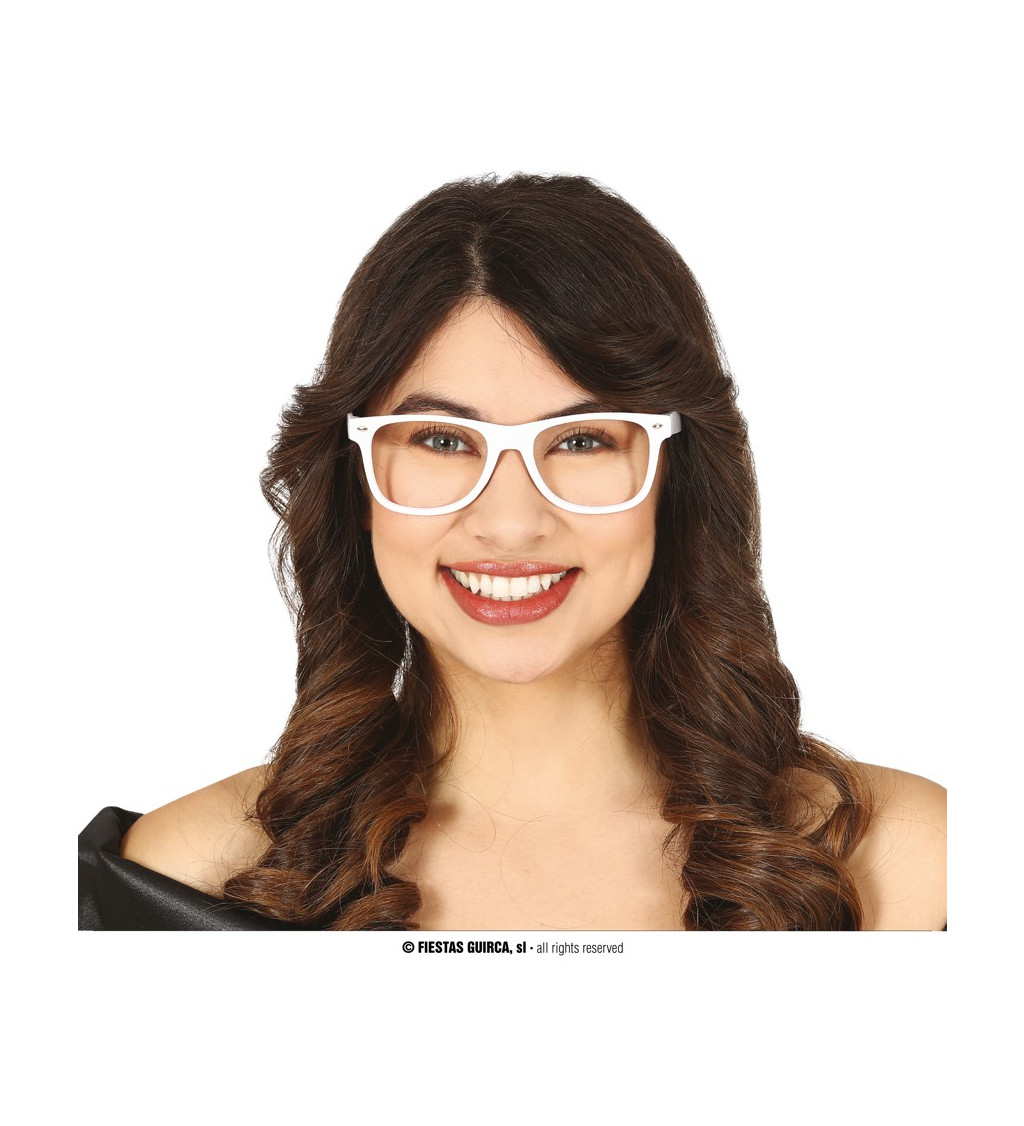 Biele okuliare s priehľadnými sklami