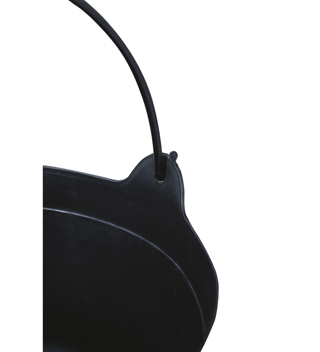 Čierny kotlík 24 cm