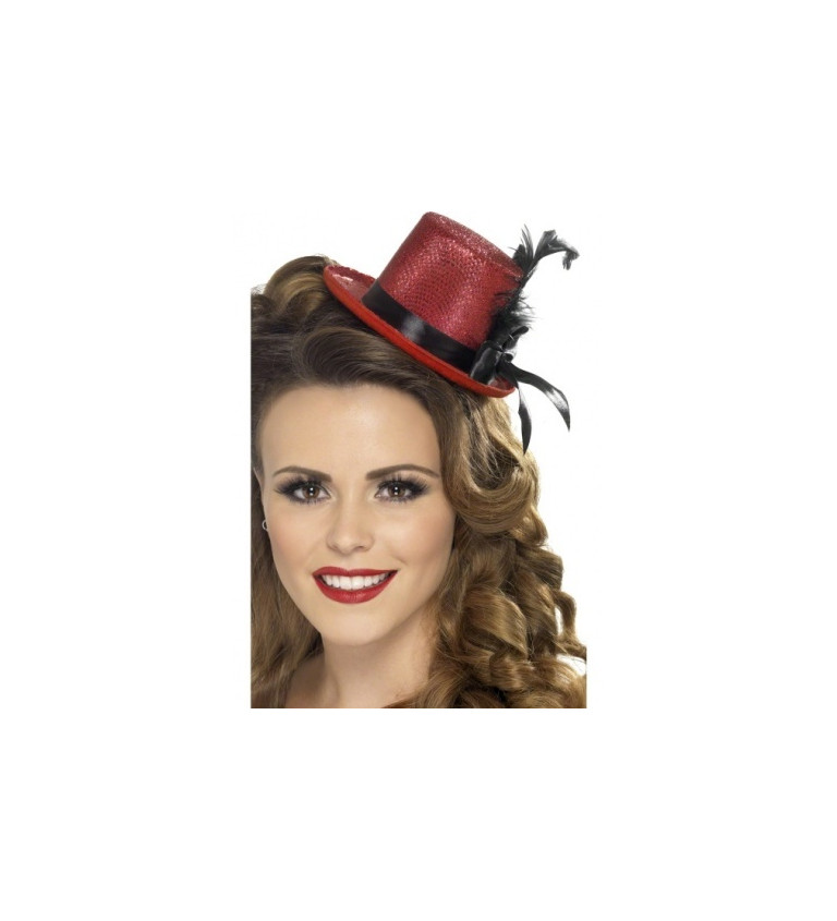 Malý klobúk - červený s perím